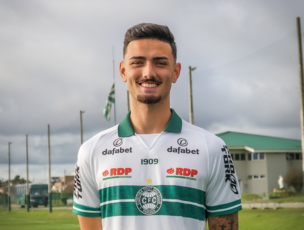 Coritiba anuncia o meia Gabriel Boschilia e o atacante Matheus Cadorini até  o fim de 2023 | Ge