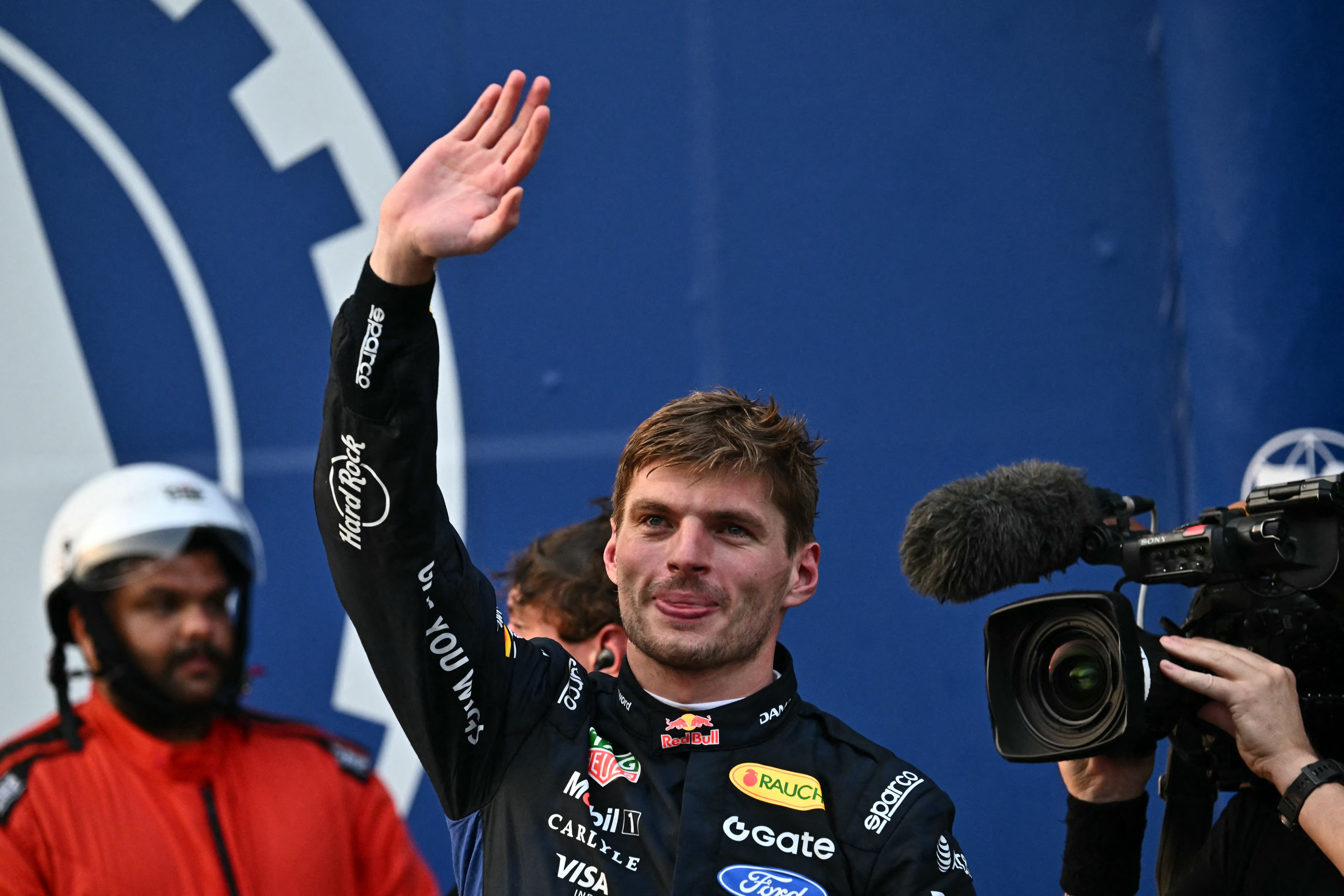 Verstappen iguala Schumacher em número de vitórias por uma mesma equipe na F1