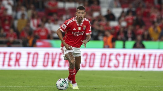 Ex-Corinthians, João Victor é afastado pelo Benfica 