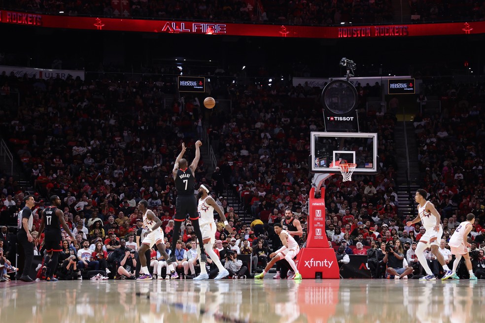 Durant em a&ccedil;&atilde;o pelos Rockets contra o Suns &mdash; Foto: Alex Slitz/Getty Images