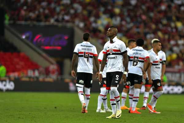 Atuações do São Paulo: Destaques de Ferreira, Erick e André Silva na derrota.