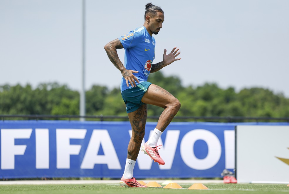 Raphinha em treino pela Seleção