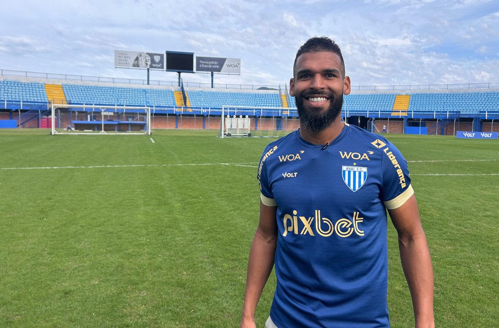 Willian Maranhão nos tempos de Avaí; volante está acertado com o Vila Nova — Foto: Carlos Rauen