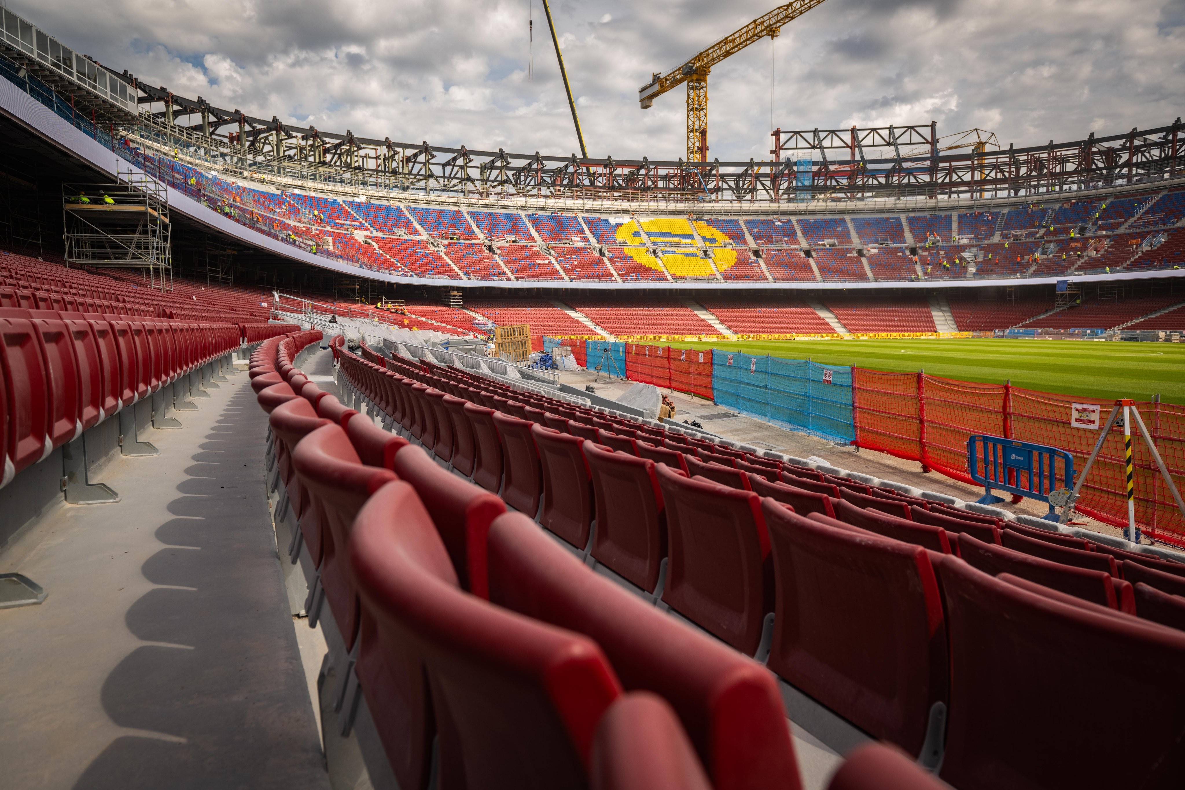 Barcelona anuncia volta de Camp Nou após reestruturação
