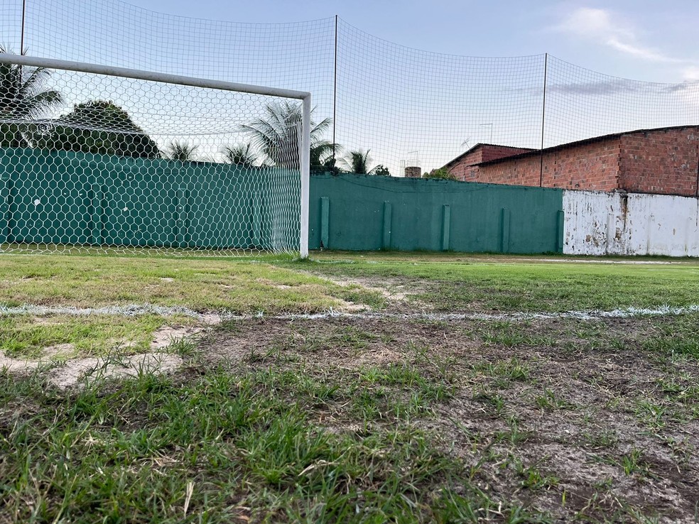 Est�dio Ronald�o est� com um gramado em condi��es ruins � Foto: Foto: Samy Oliveira / Campinense
