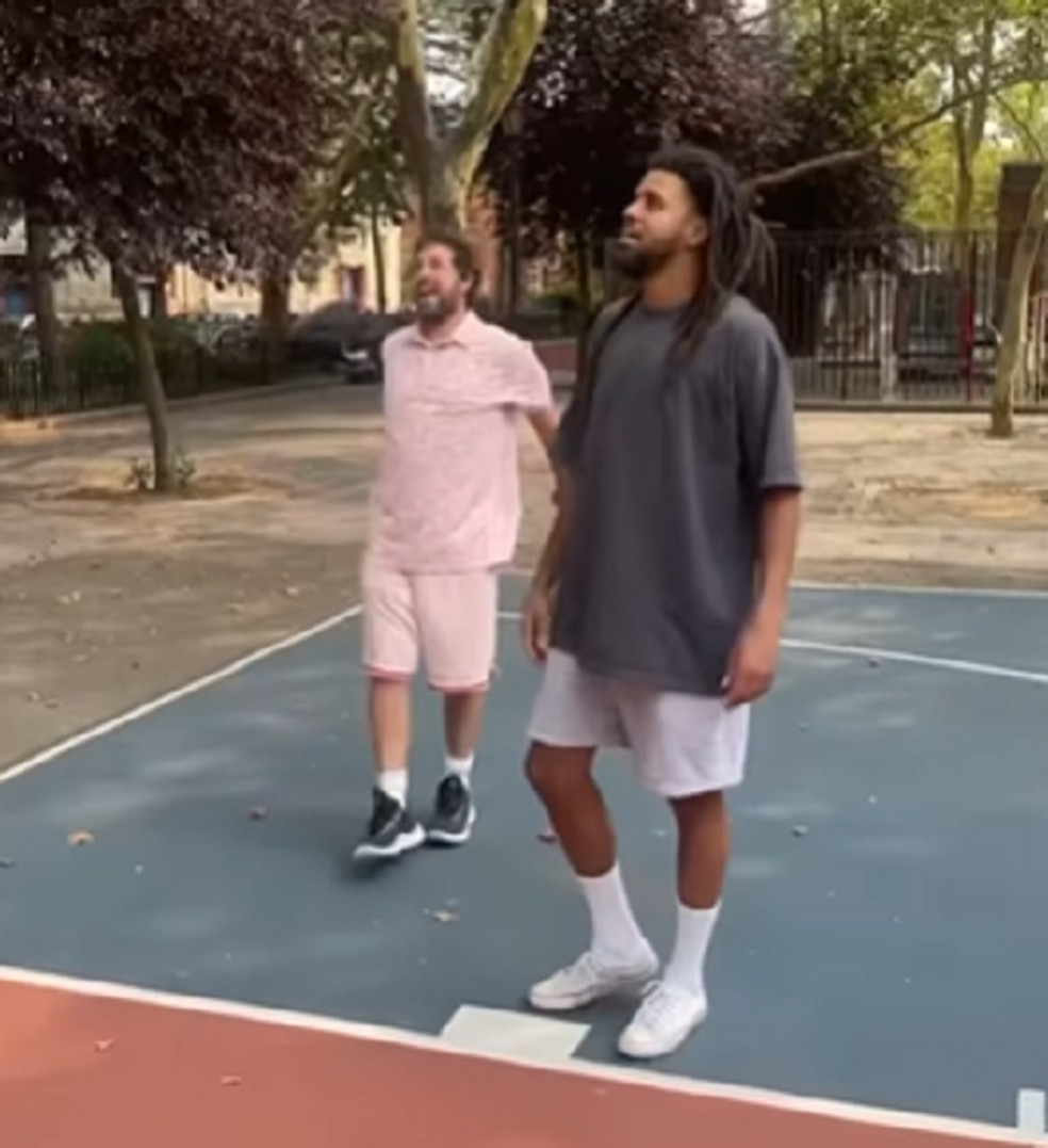 Tenis basquete clearance adams