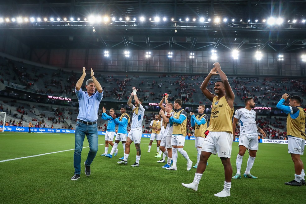 Grêmio arrisca, mas sai fortalecido de reinvenção de Renato em segunda vitória seguida