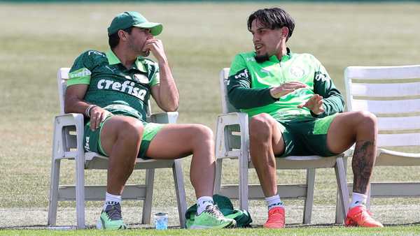 Gómez presente no treino e Veiga retorna ao Palmeiras após suspensão