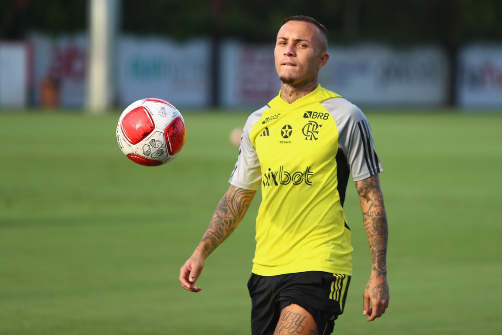 Cebolinha em ação no treino do Flamengo