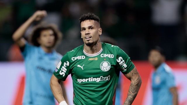 Paulinho retornou aos gramados