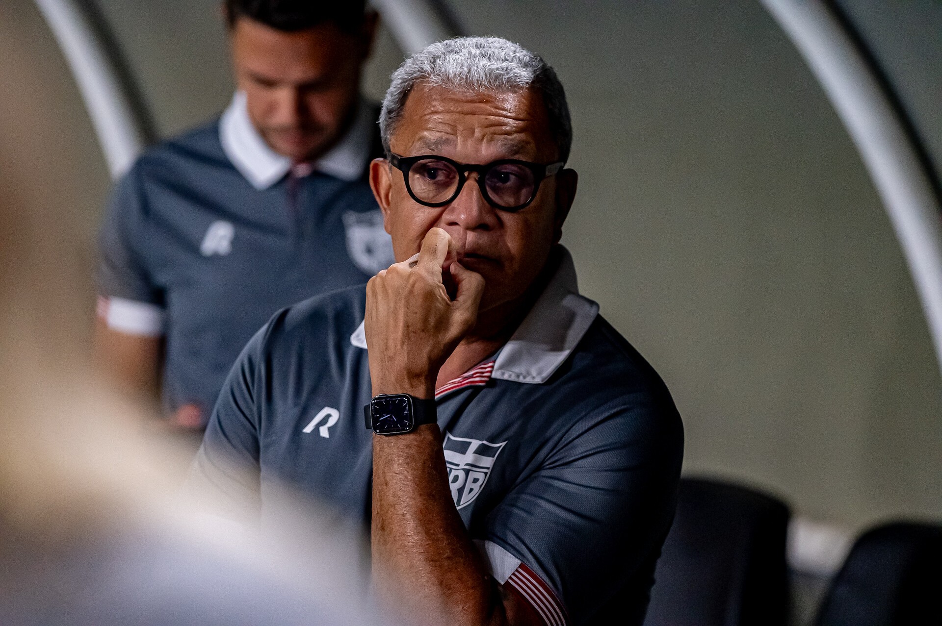 Time da Série B deve fazer caminho inverso ao do CRB em 2024: demite Hélio dos Anjos e encaminha acerto com Pivetti