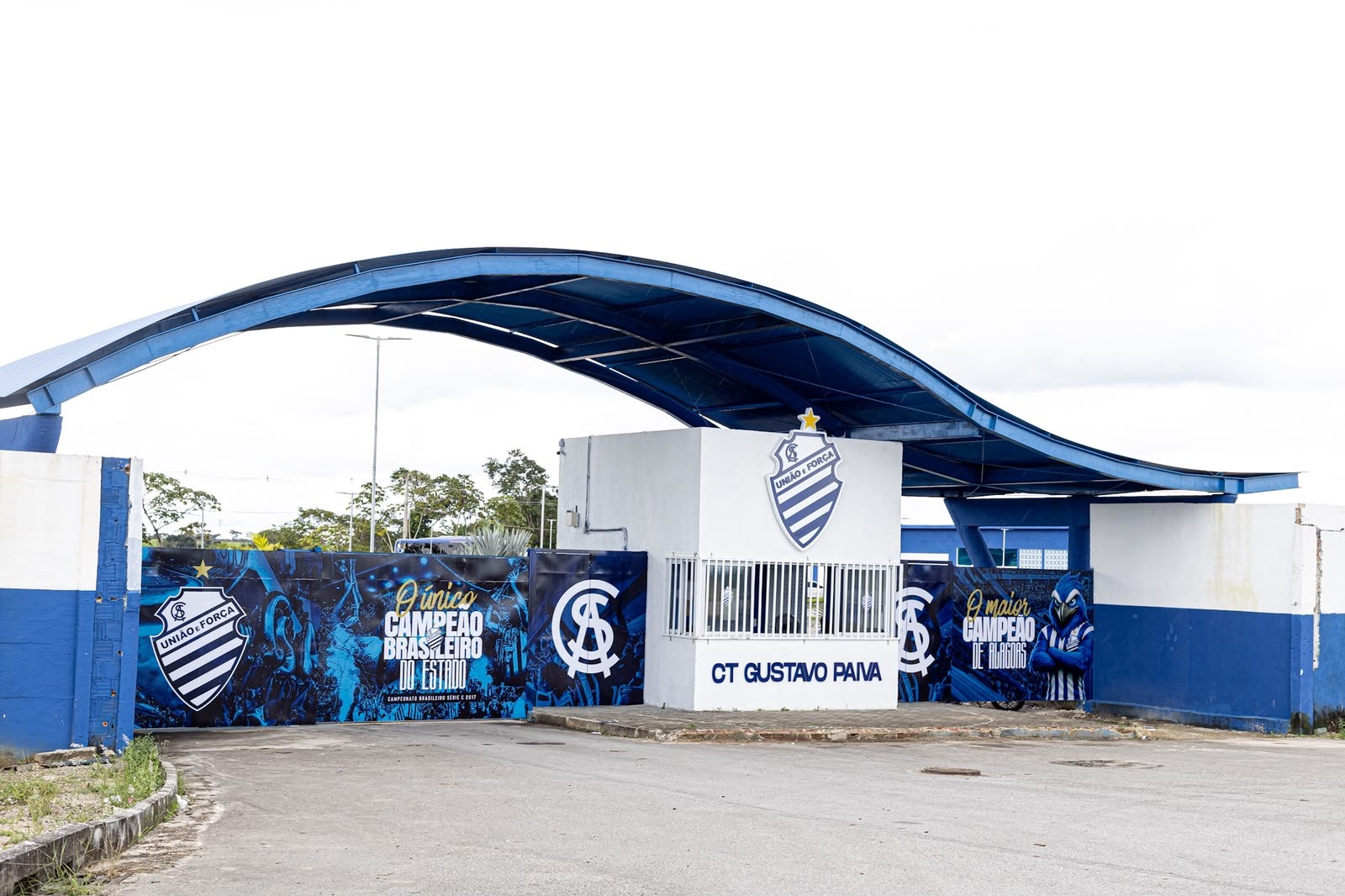 CSA apresenta a nova entrada do CT Gustavo Paiva; veja como era e como está