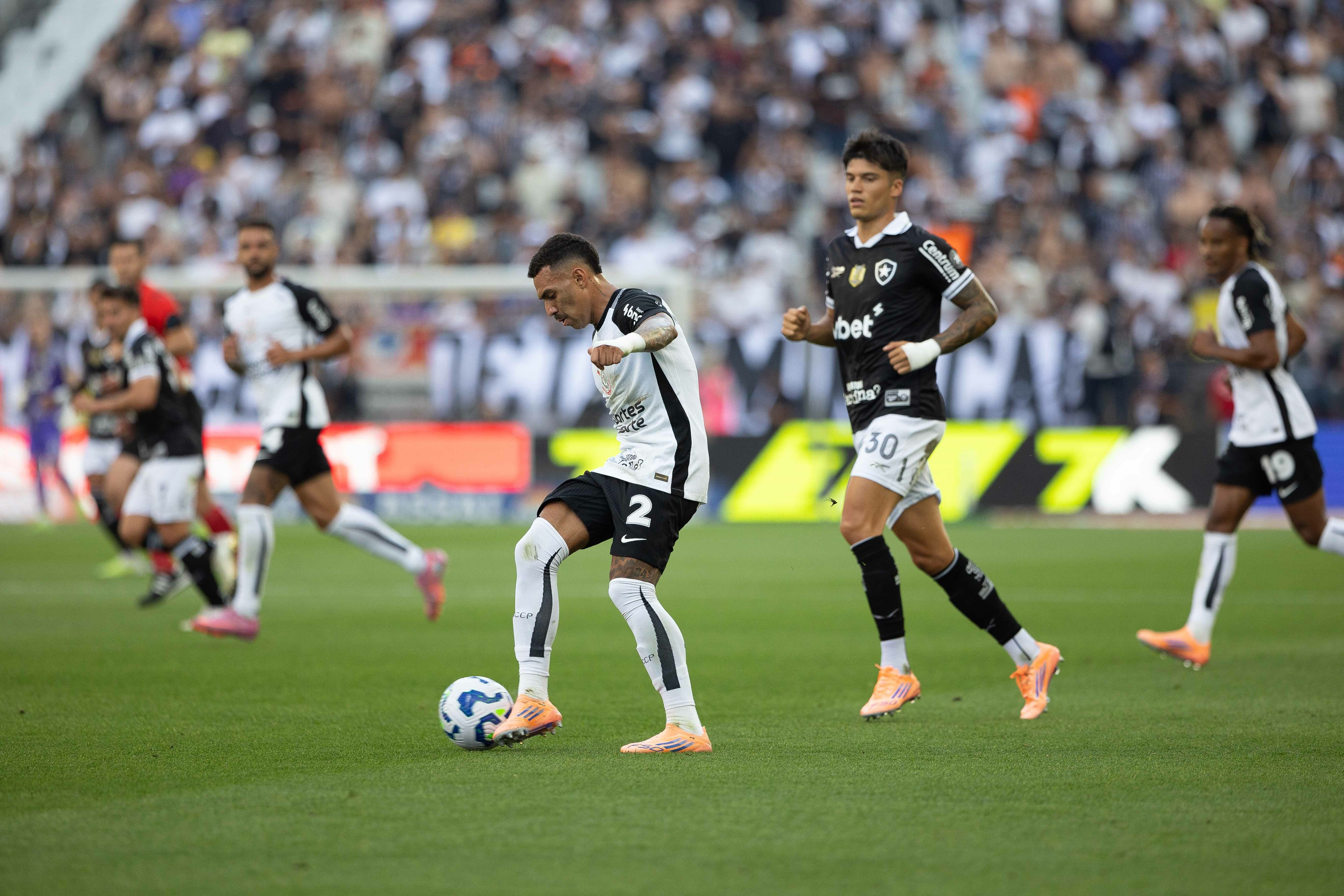Fora do próximo jogo: Matheuzinho recebe seu terceiro cartão amarelo e desfalca o Corinthians na próxima rodada