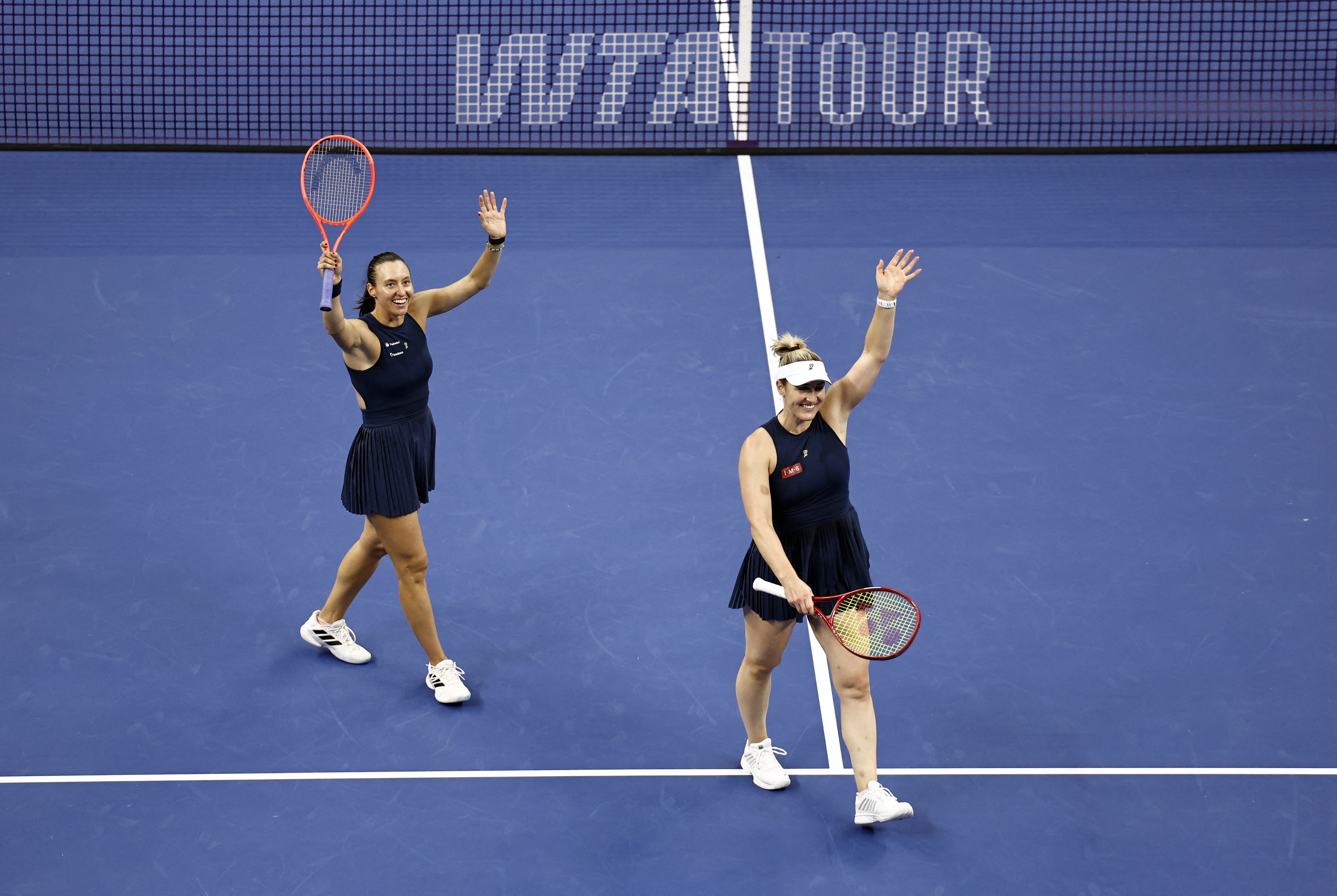 Luisa Stefani e Gabriela Dabrowski avançam à semifinal de Wuhan e chegam a sete vitórias seguidas