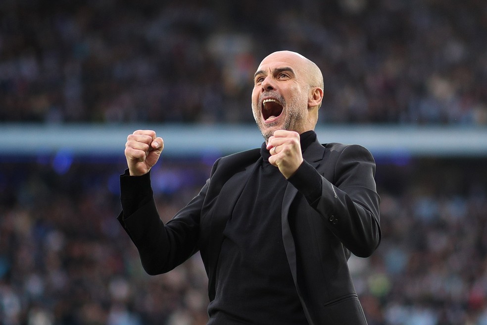 Guardiola comemora o gol do Manchester City sobre o Real Madrid — Foto: Getty Images