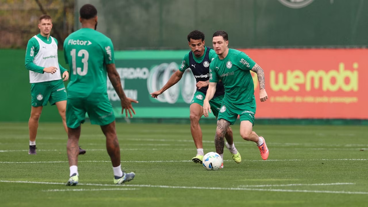 Mudanças de Abel acirram disputa por vaga e fazem meio de campo do Palmeiras ser protagonista