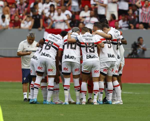 Zubeldía mantém ideia de time e vence clássico: o show deve continuar