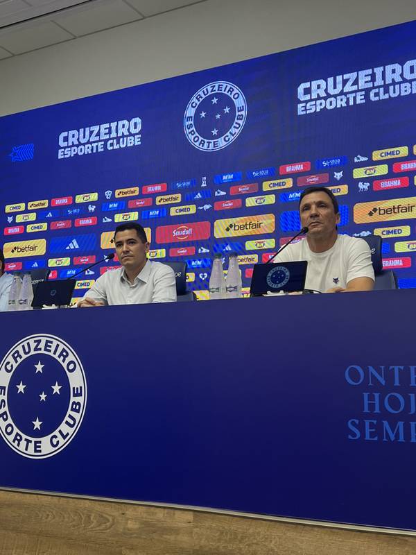 Diretor do Cruzeiro, Pedro Martins fala sobre erros e saída de Pepa:  Trocar é um risco
