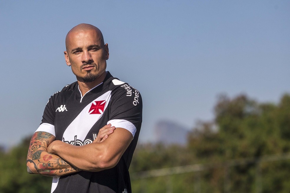 maicon.jpg