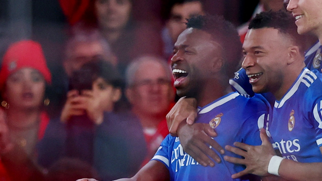 Vini jr comemora em Benfica x Real Madrid