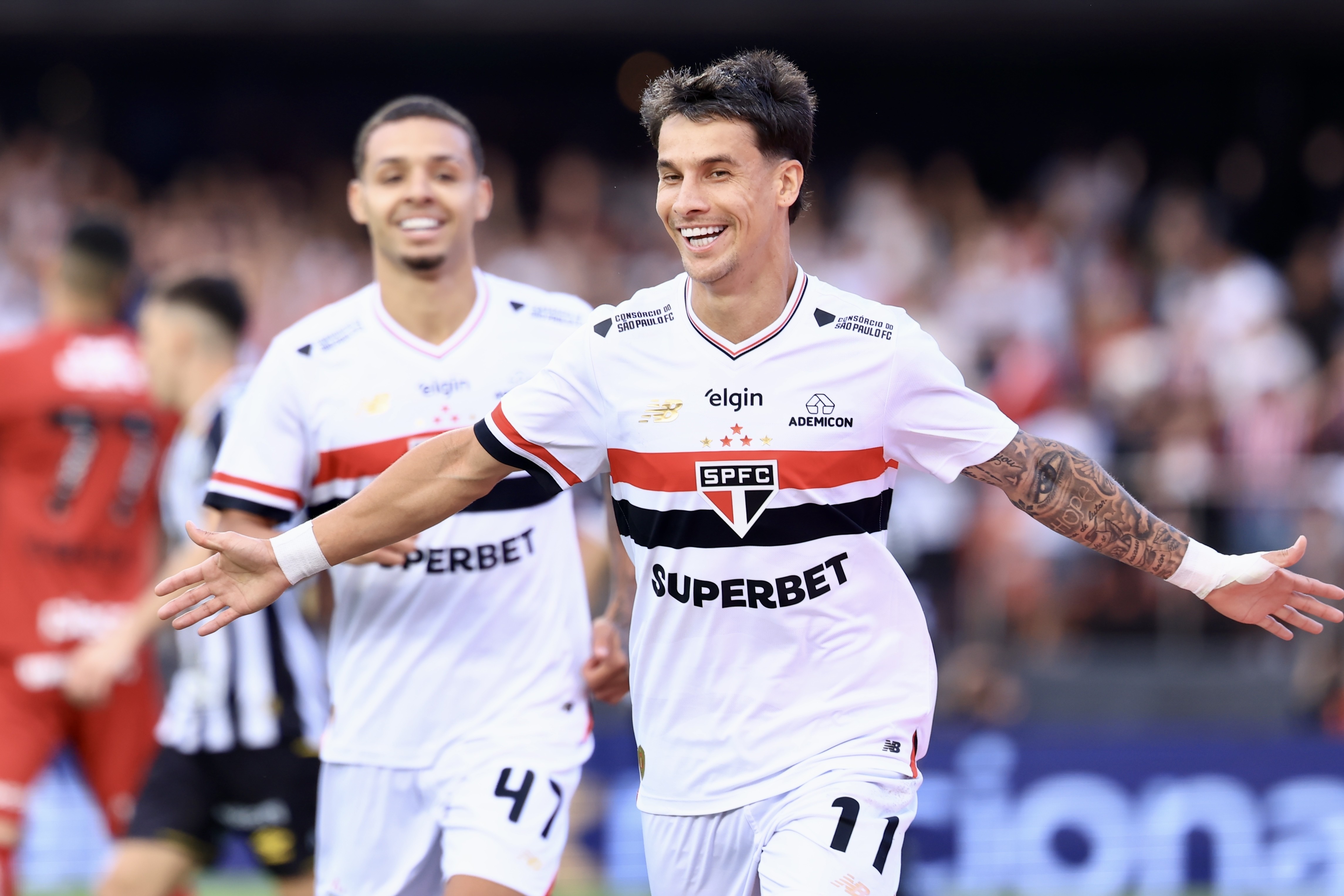 São Paulo conquista sua primeira vitória no Brasileirão com arranque explosivo