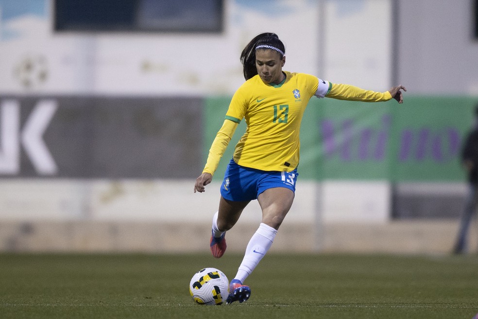 Antônia em ação pela seleção brasileira em um amistoso contra a Hungria — Foto: Lucas Figueiredo/CBF