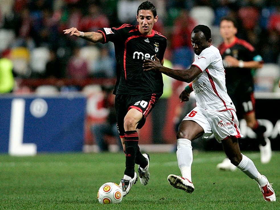 Di Mara em ao com a camisa do Benfica  Foto: Reuters