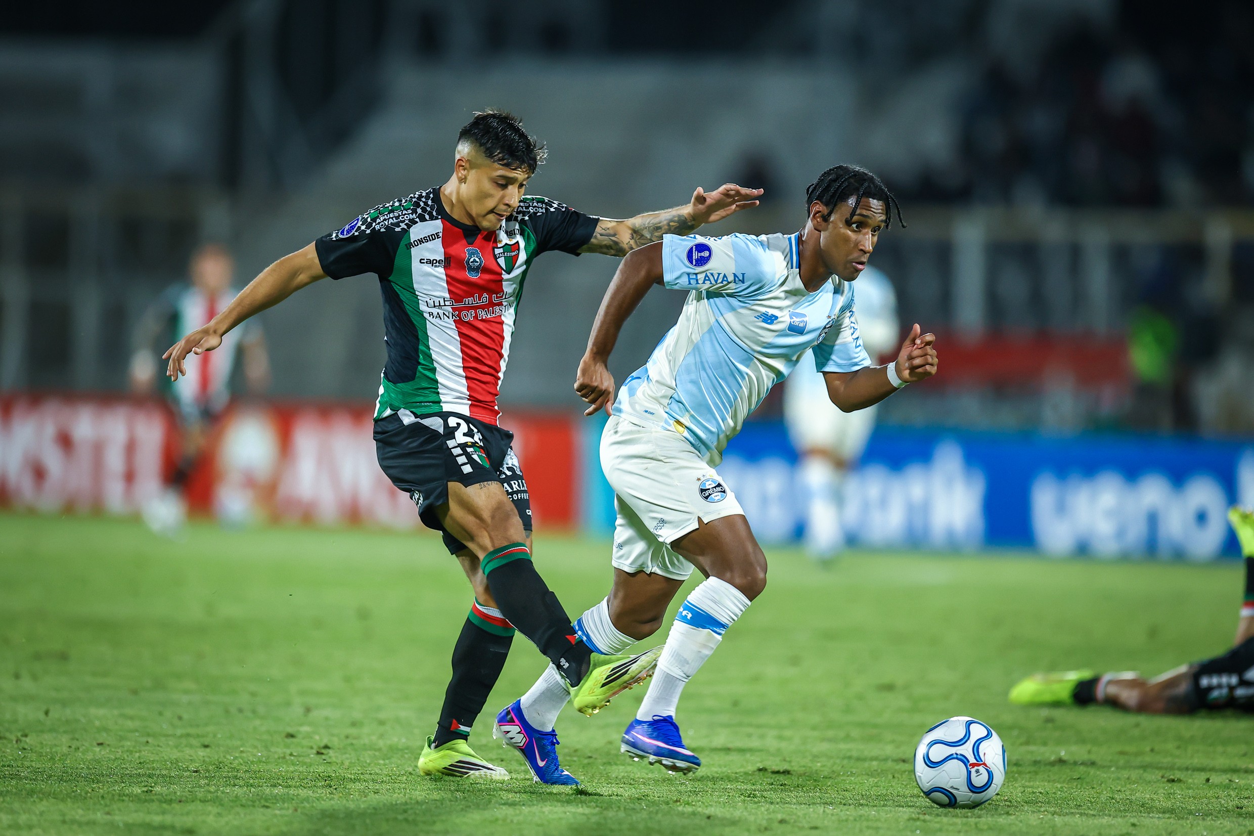 Jogo horroroso e futebol triste