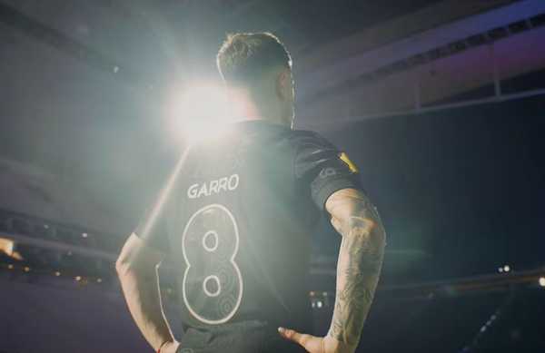 Corinthians formaliza Garro como camisa 8 e Memphis como 10.