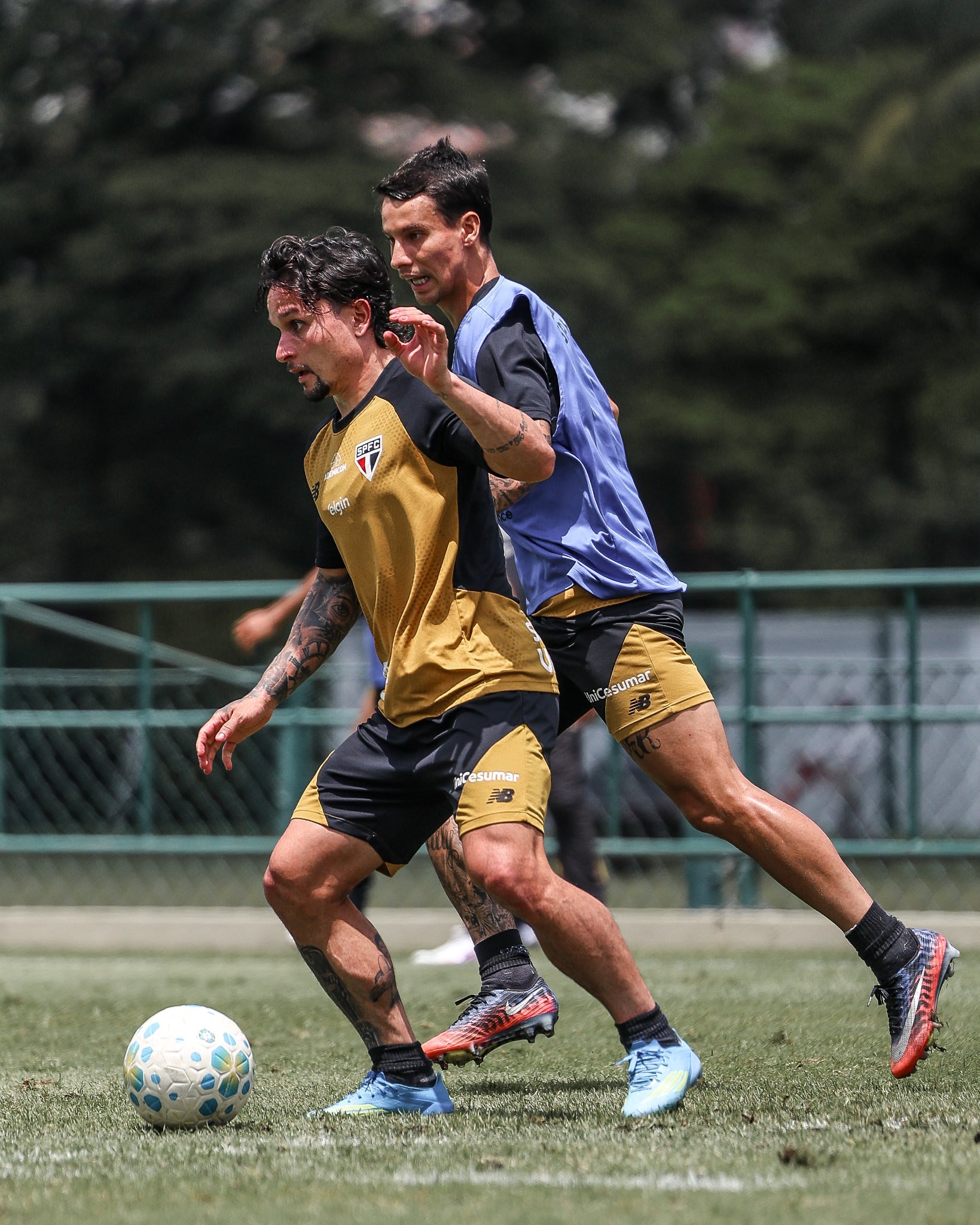 Artur e Ferreira evoluem, mas Marcos Antônio não vai a campo em treino do São Paulo