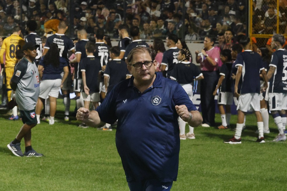 Guto Ferreira vibra pelo Remo no Baenão