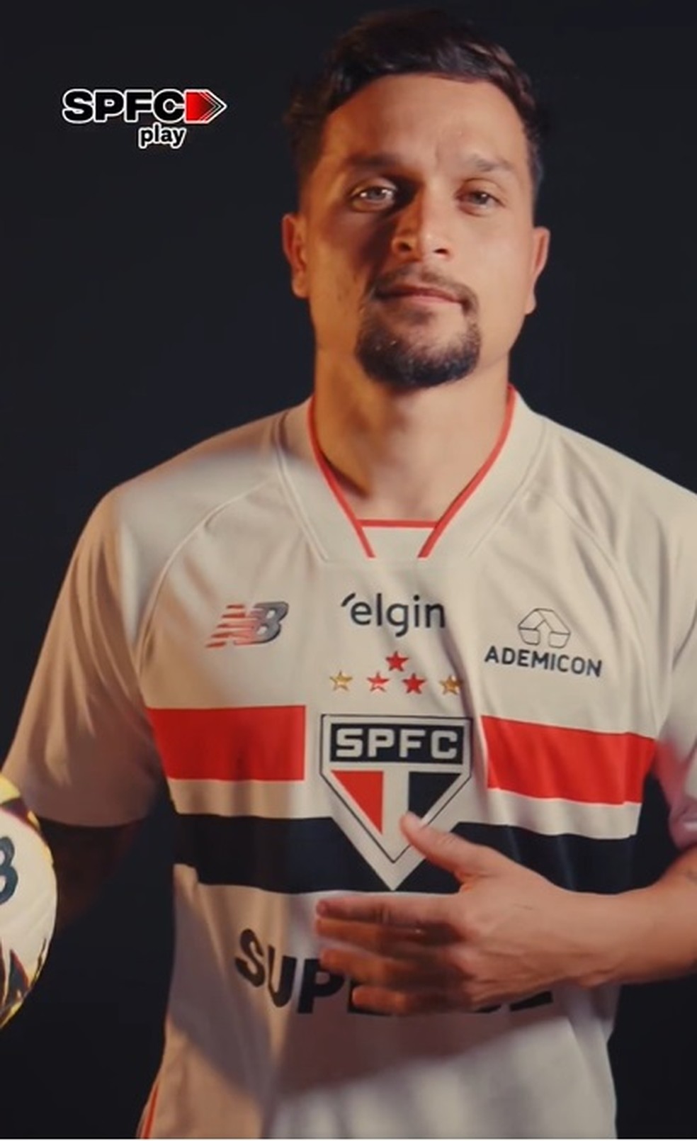 Artur é anunciado pelo São Paulo — Foto: Reprodução