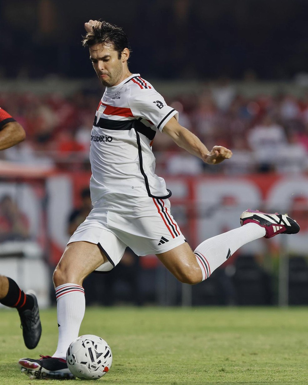Kaká em ação pelo São Paulo em jogo festivo no Morumbi — Foto: Divulgação/SPFC