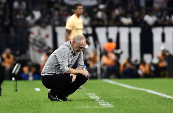 Corinthians enfrenta seu pior início de temporada em duas décadas.
