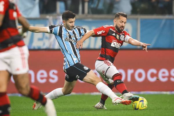 Grêmio tenta reação na reta final do Brasileirão contra o Flamengo, maior algoz desde 2018