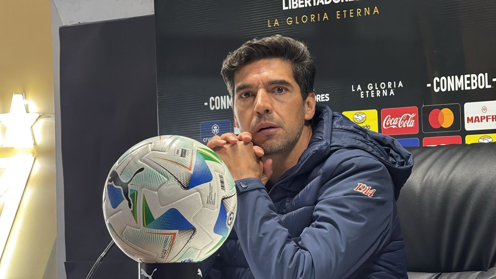 Abel Ferreira admite decepção e contesta pênalti após derrota por 3 a 0