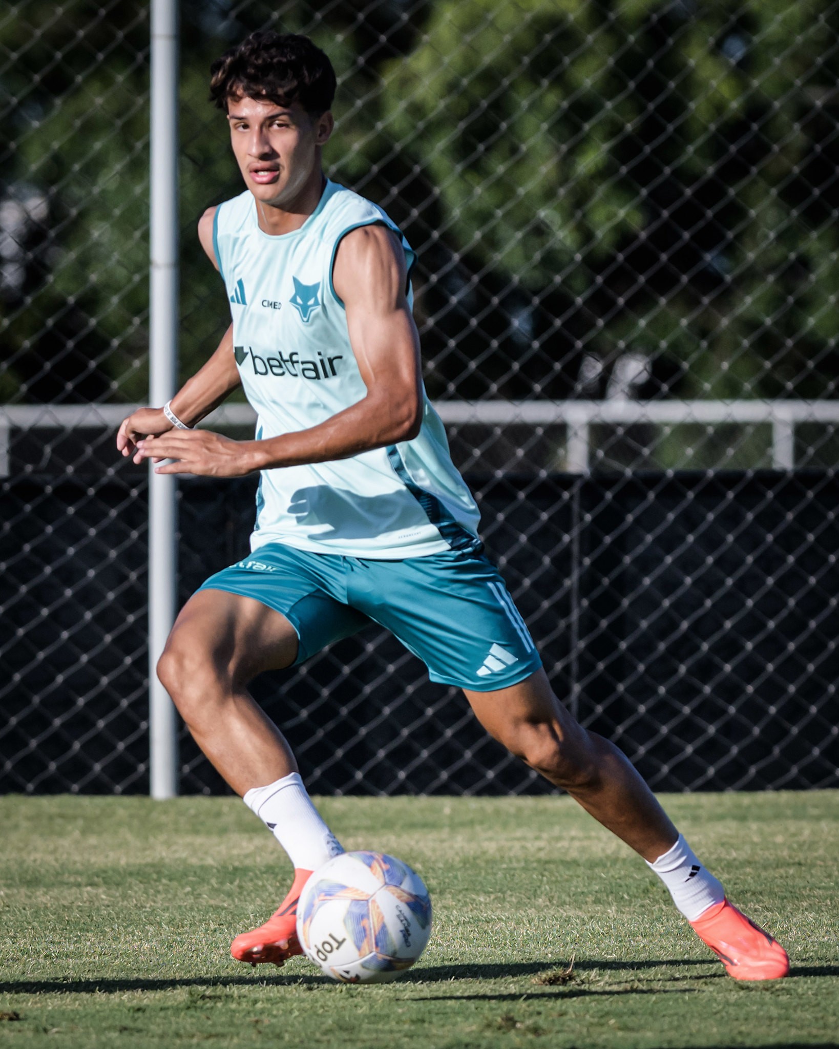 Novidade na delegação no domingo, Murilo Rhikman teve renovação a pedido de Jardim