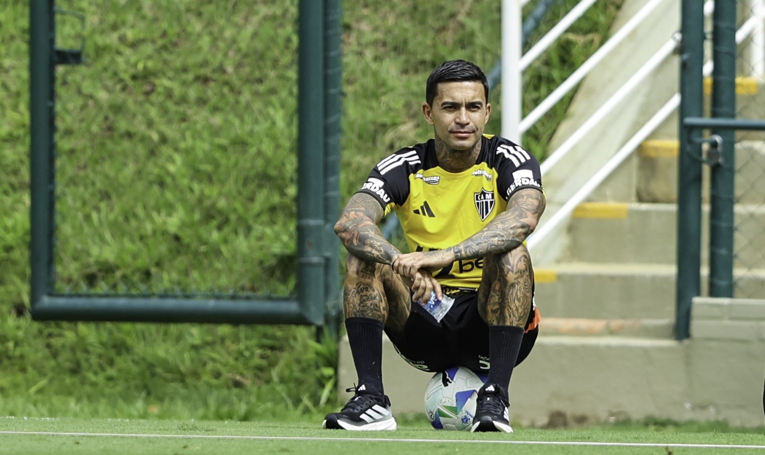 Cuca revela conversa com Dudu antes de acerto com o Atlético-MG