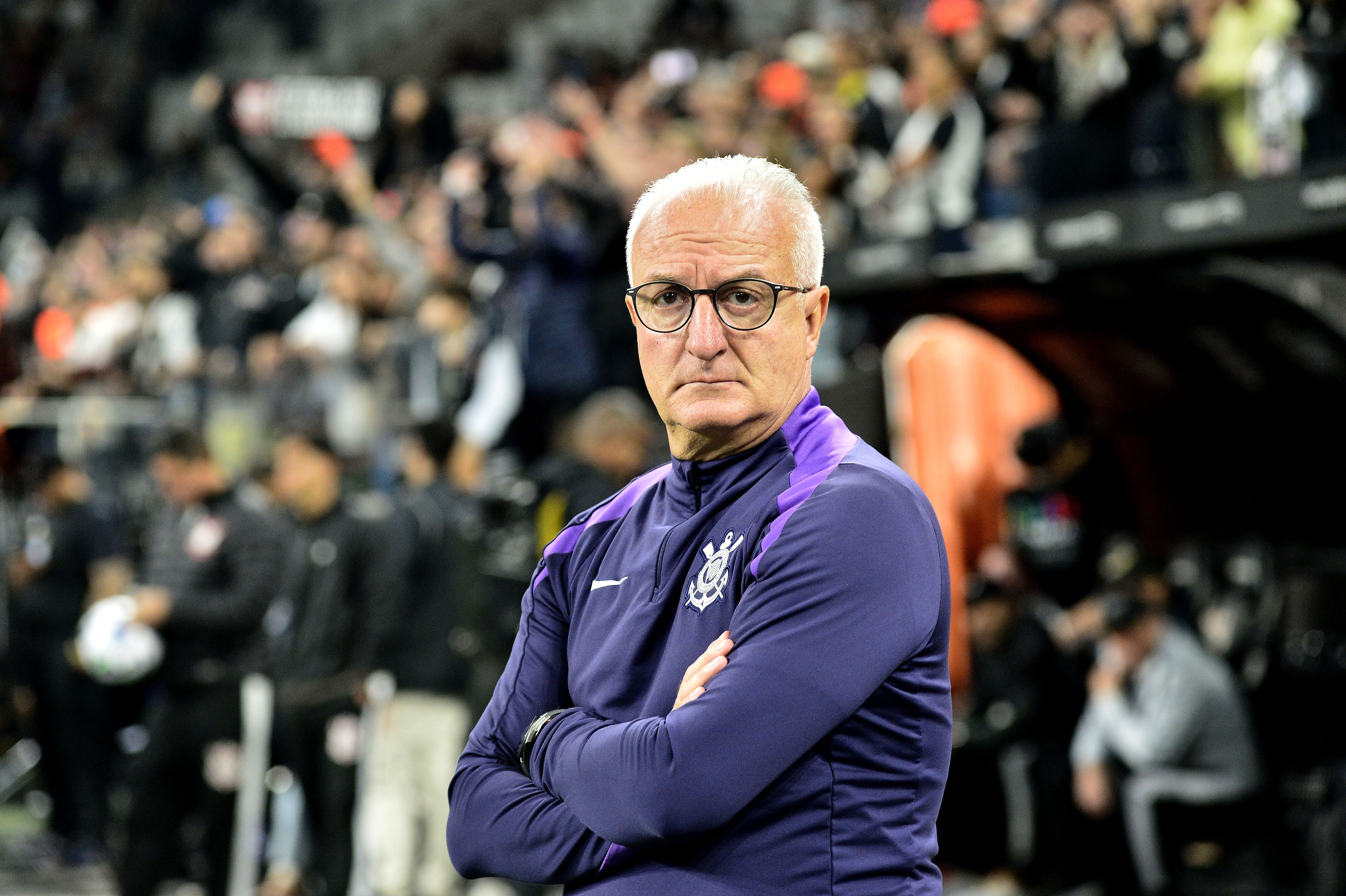 Dorival defende Yuri Alberto e reclama da arbitragem em derrota do Corinthians: 