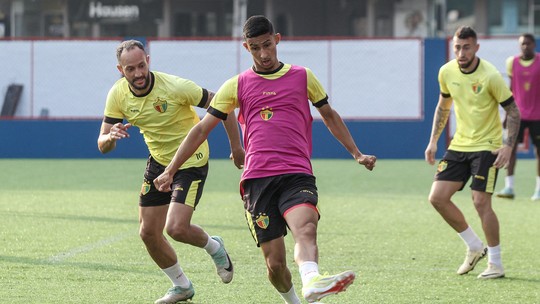 Lateral do Real Brasília passa por período de avaliação no Brusque