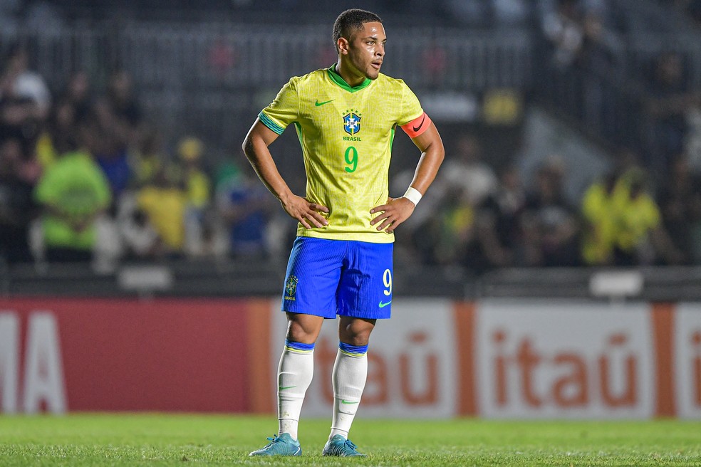 Vitor Roque foi titular e capitão da seleção brasileira sub-20 no amistoso com o México — Foto: Staff Images / CBF