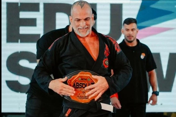 Jogo das estrelas em Blumenau reunirá campeões do mundo, lutador de UFC e  até ex-BBB - NSC Total