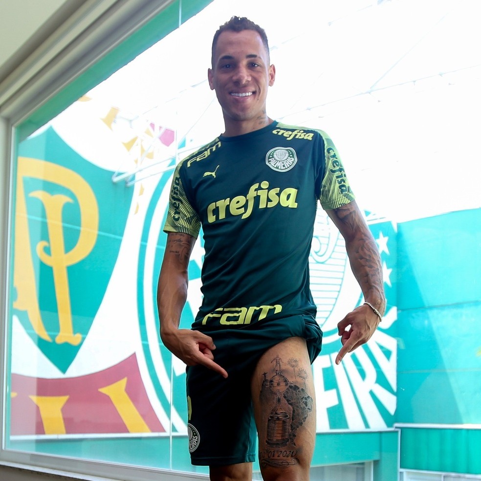 Breno Lopes tem tatuagem do título da Libertadores — Foto: Cesar Greco / Ag. Palmeiras