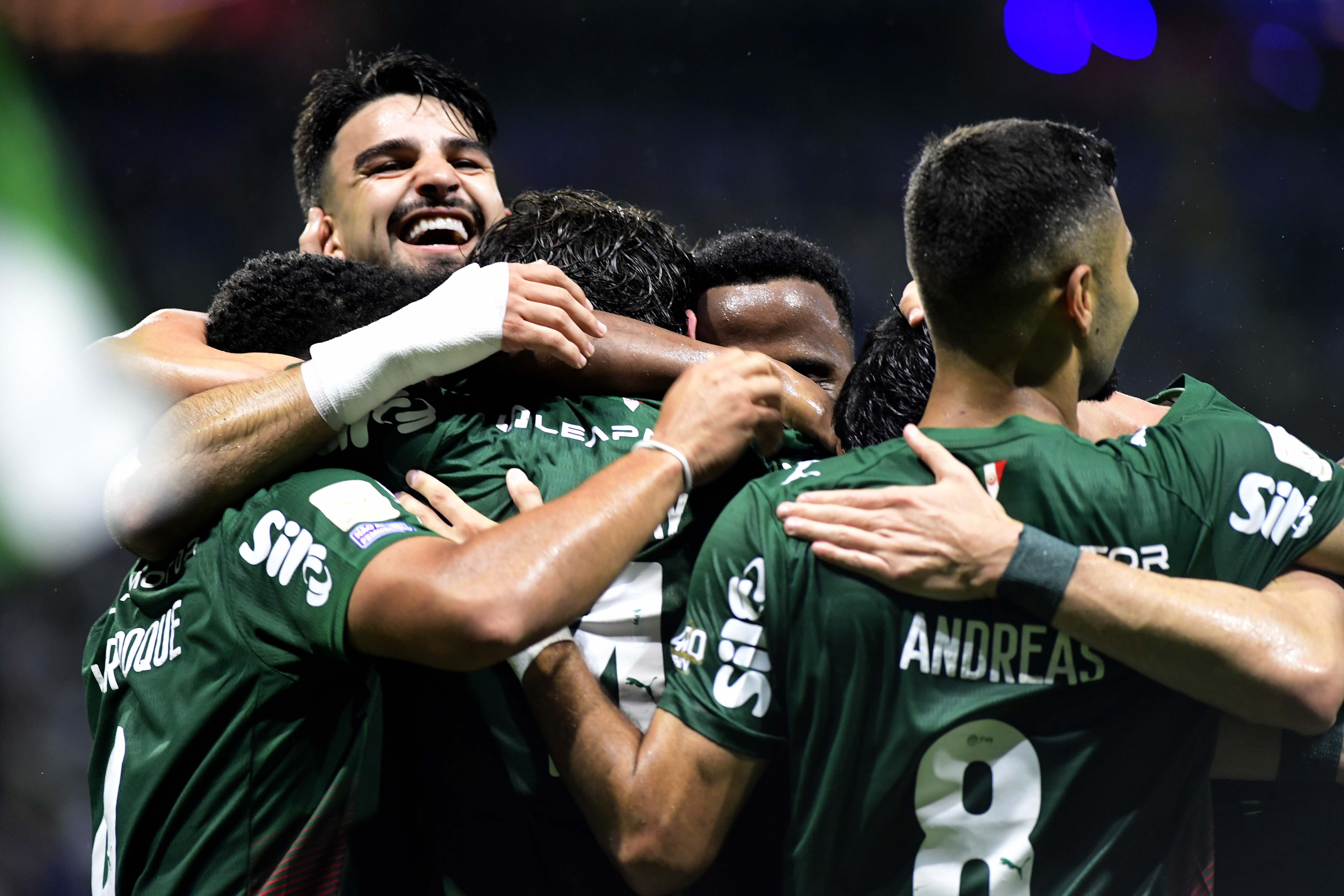 Atuações: Giay brilha em goleada do Palmeiras e ajuda a ampliar crise em rival; dê suas notas