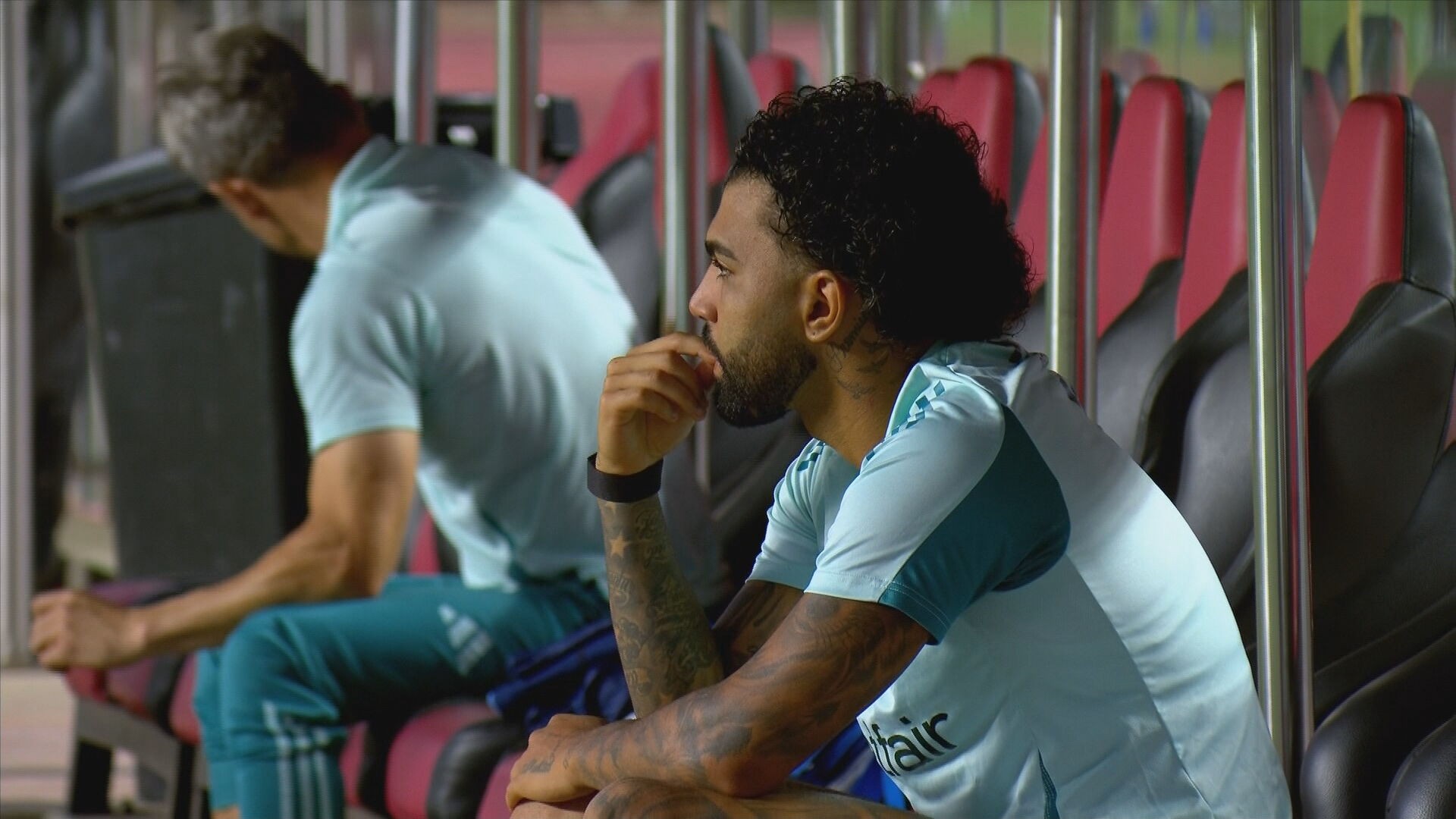 Artilheiro do Cruzeiro, Gabigol fica na reserva pela primeira vez.