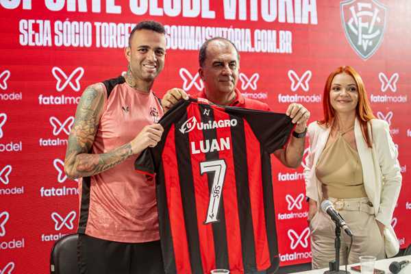 Entenda como site de acompanhantes ajudou o Vitória a contratar Luan, ex-Grêmio e Corinthians