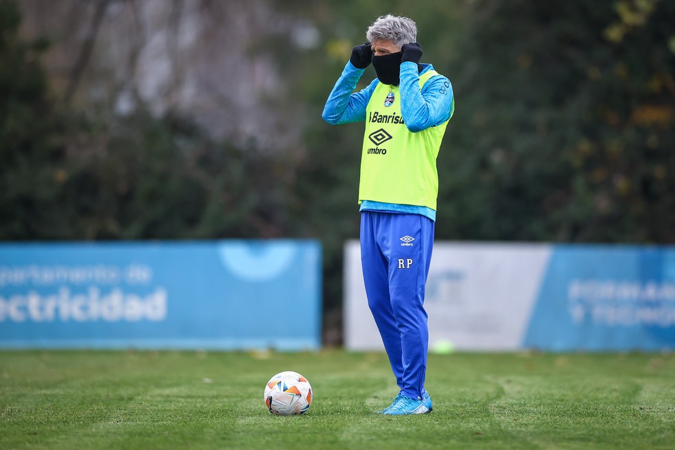 Renato comandou último treino, no Chile, antes de enfrentar o Huachipato