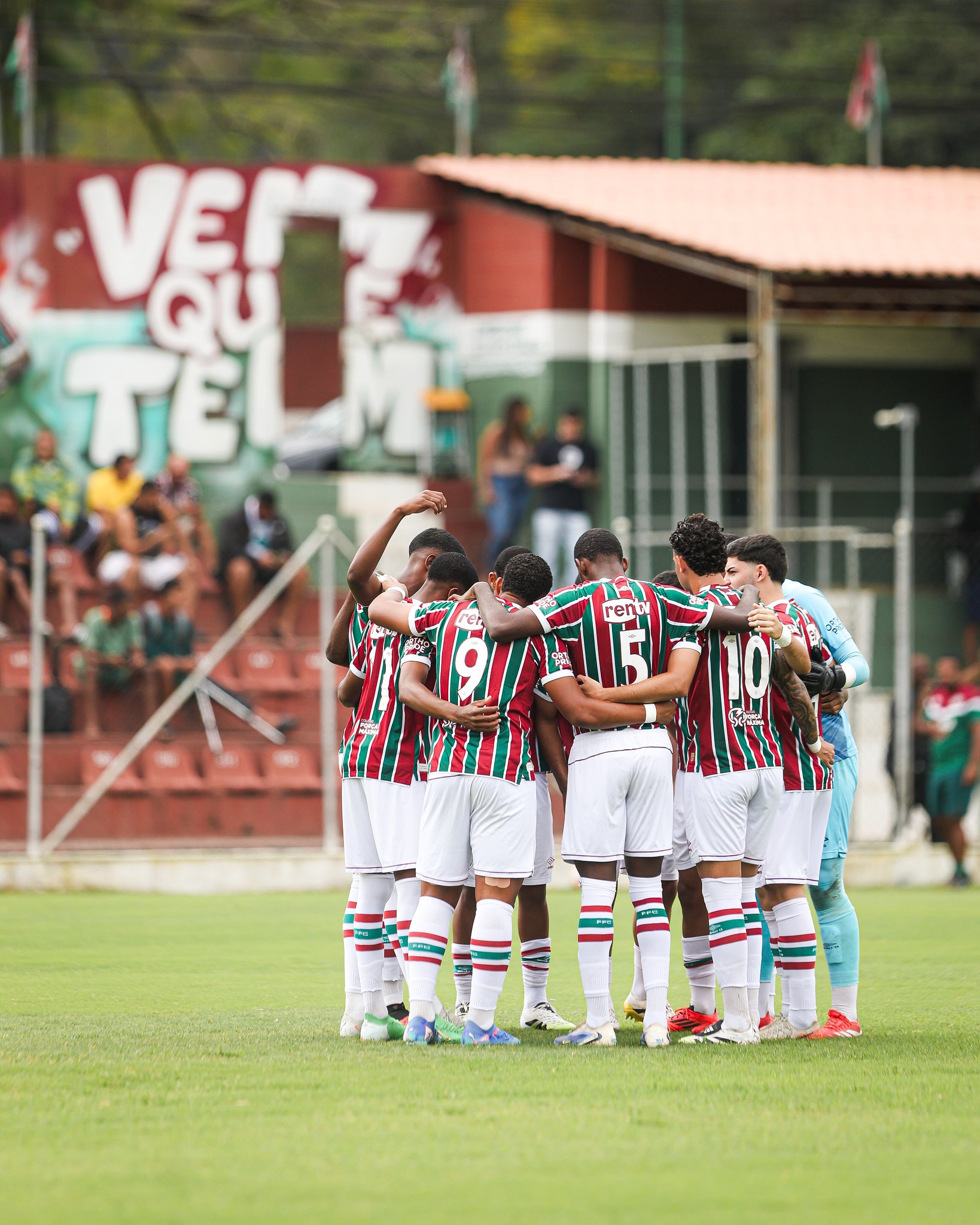 Felipe Melo critica diretoria e técnico do sub-20 do Fluminense após goleada para o Flamengo