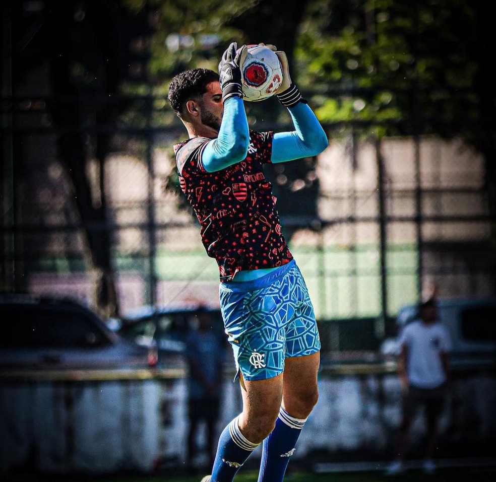 Goleiro Raphael em treinamento da base do Flamengo — Foto: Reprodução / Arquivo pessoal