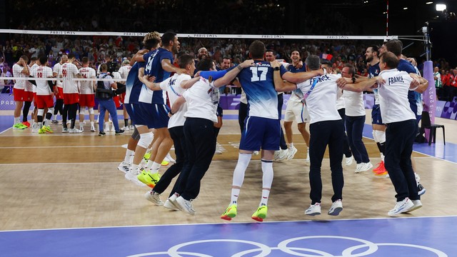 Franceses comemoram ponto na final das Olimp&iacute;adas de Paris, Fran&ccedil;a x Pol&ocirc;nia